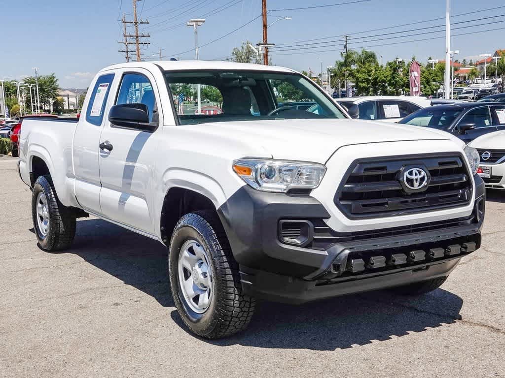 Thumbnail: 2017 Toyota Tacoma - 2