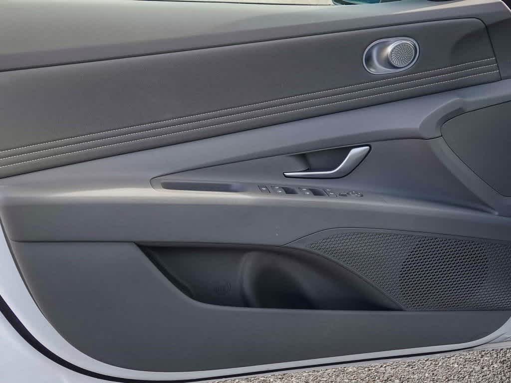 Thumbnail: 2025 Hyundai Elantra - 19