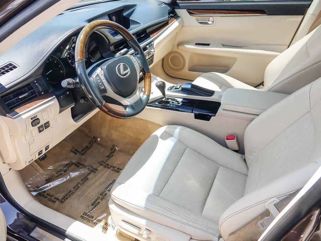 Thumbnail: 2013 Lexus ES - 17