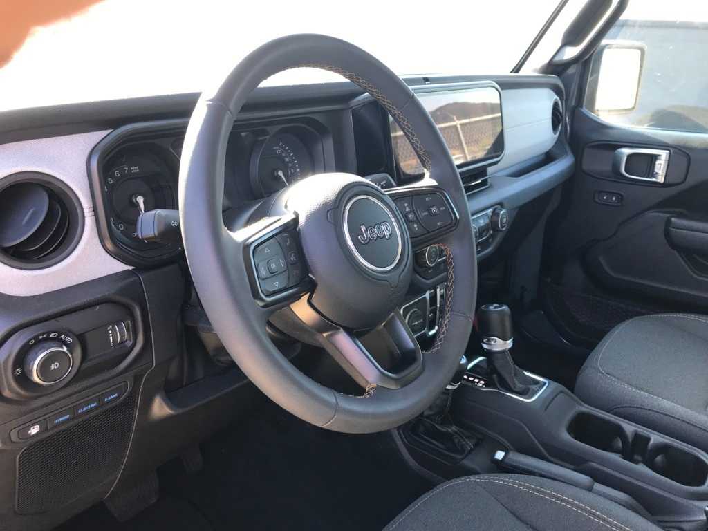 Thumbnail: 2024 Jeep Wrangler - 5