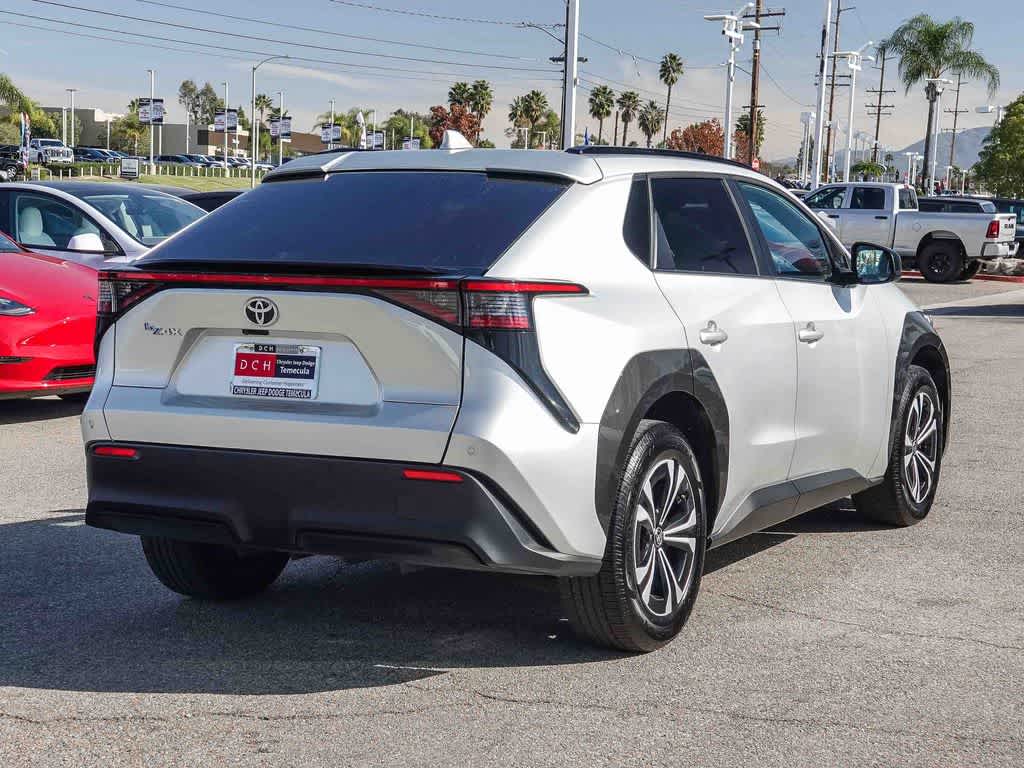 Thumbnail: 2023 Toyota bZ4X - 4