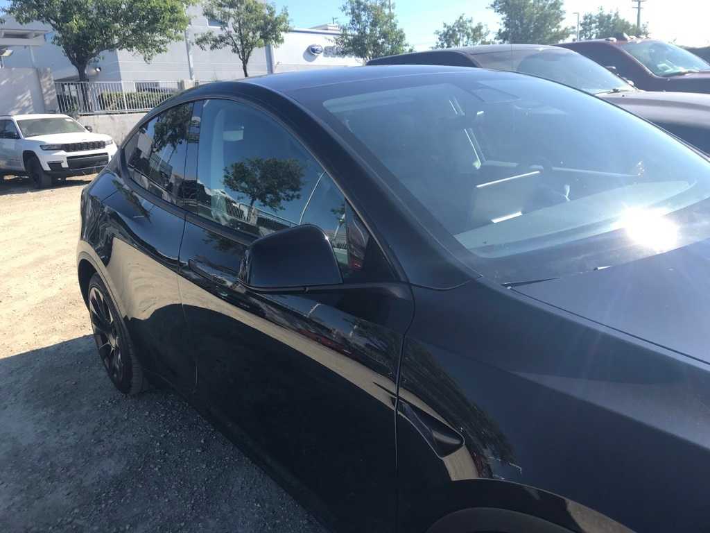 Thumbnail: 2021 Tesla Model Y - 4