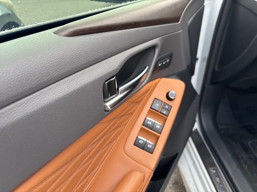 Thumbnail: 2022 Toyota Avalon - 12