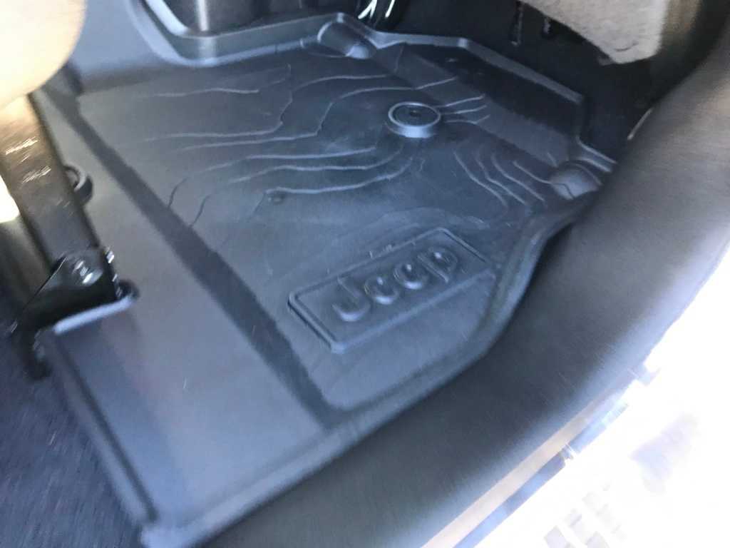 Thumbnail: 2021 Jeep Wrangler - 13