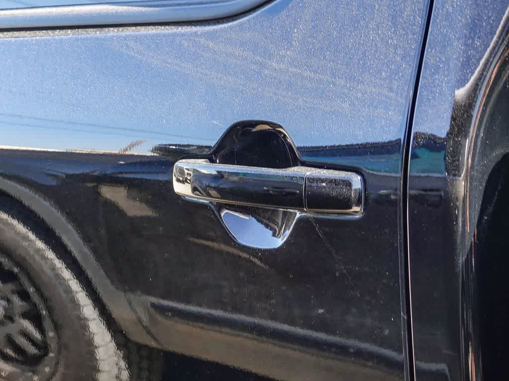 Thumbnail: 2023 Nissan Frontier - 14