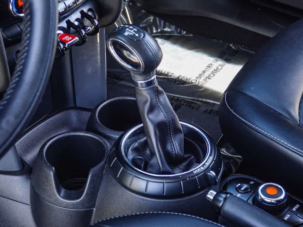 Thumbnail: 2015 MINI Cooper Hardtop - 18