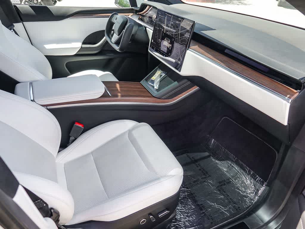 Thumbnail: 2022 Tesla Model X - 14