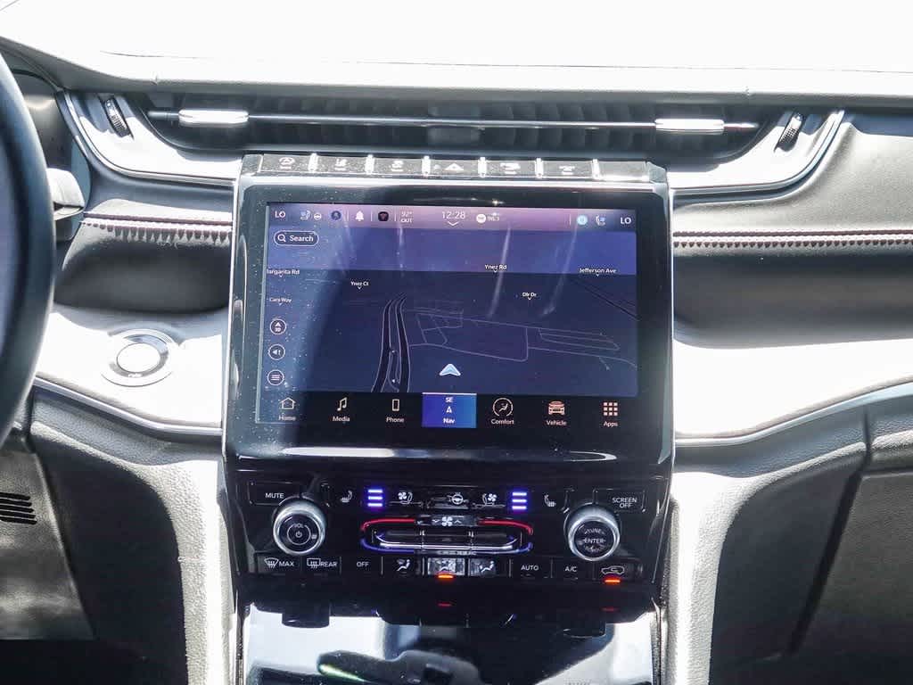 Thumbnail: 2022 Jeep Grand Cherokee - 12