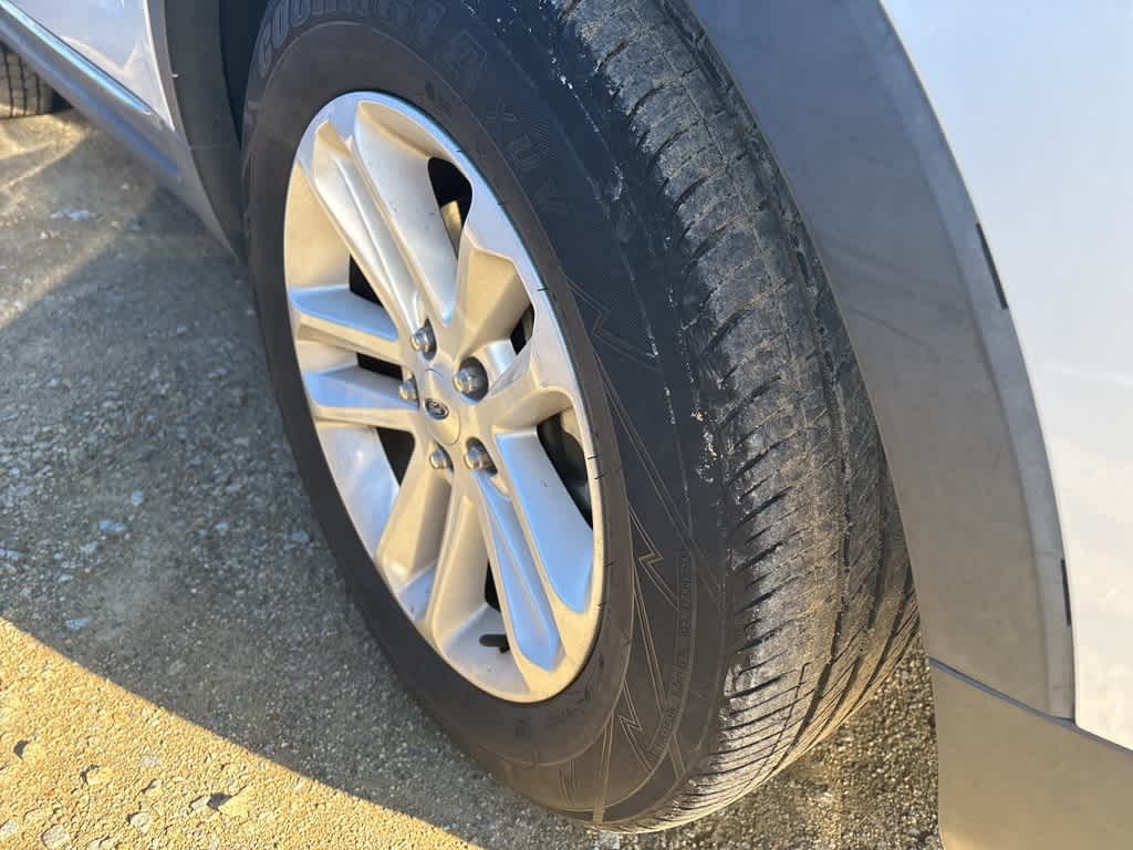 Thumbnail: 2012 Ford Explorer - 3