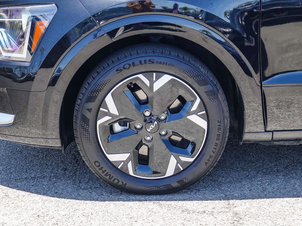 Thumbnail: 2023 Kia Niro - 10