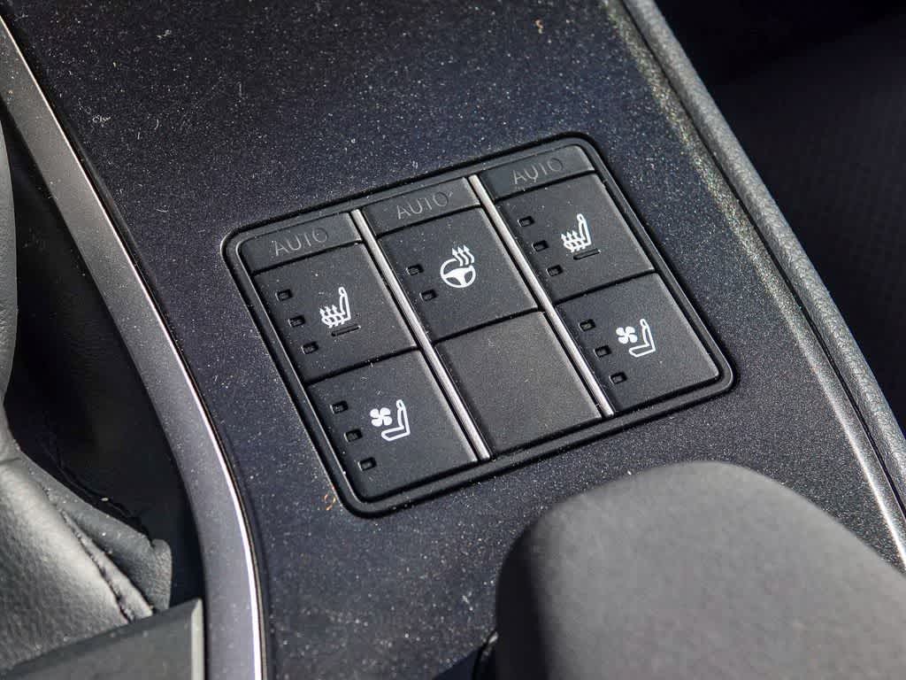 Thumbnail: 2024 Lexus UX - 22