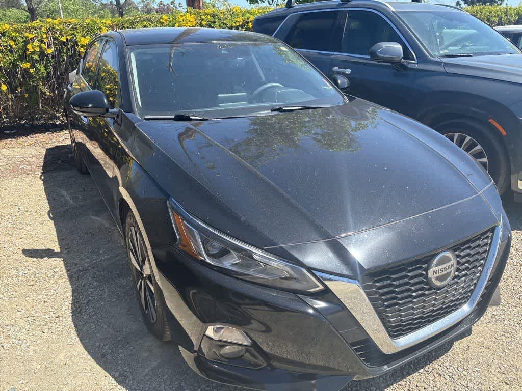 Thumbnail: 2020 Nissan Altima - 3