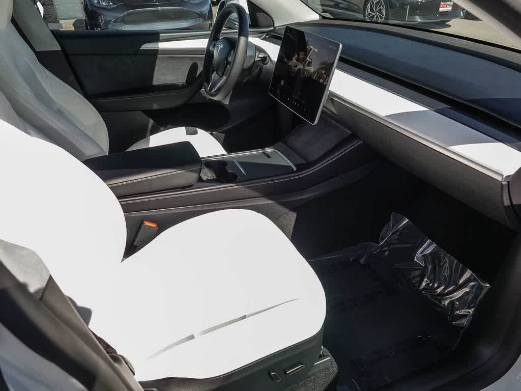 Thumbnail: 2025 Tesla Model Y - 14