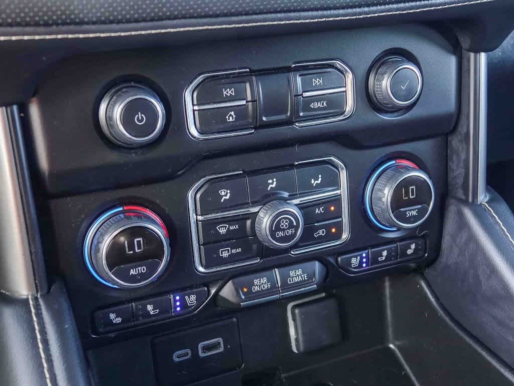 Thumbnail: 2023 Chevrolet Suburban - 21