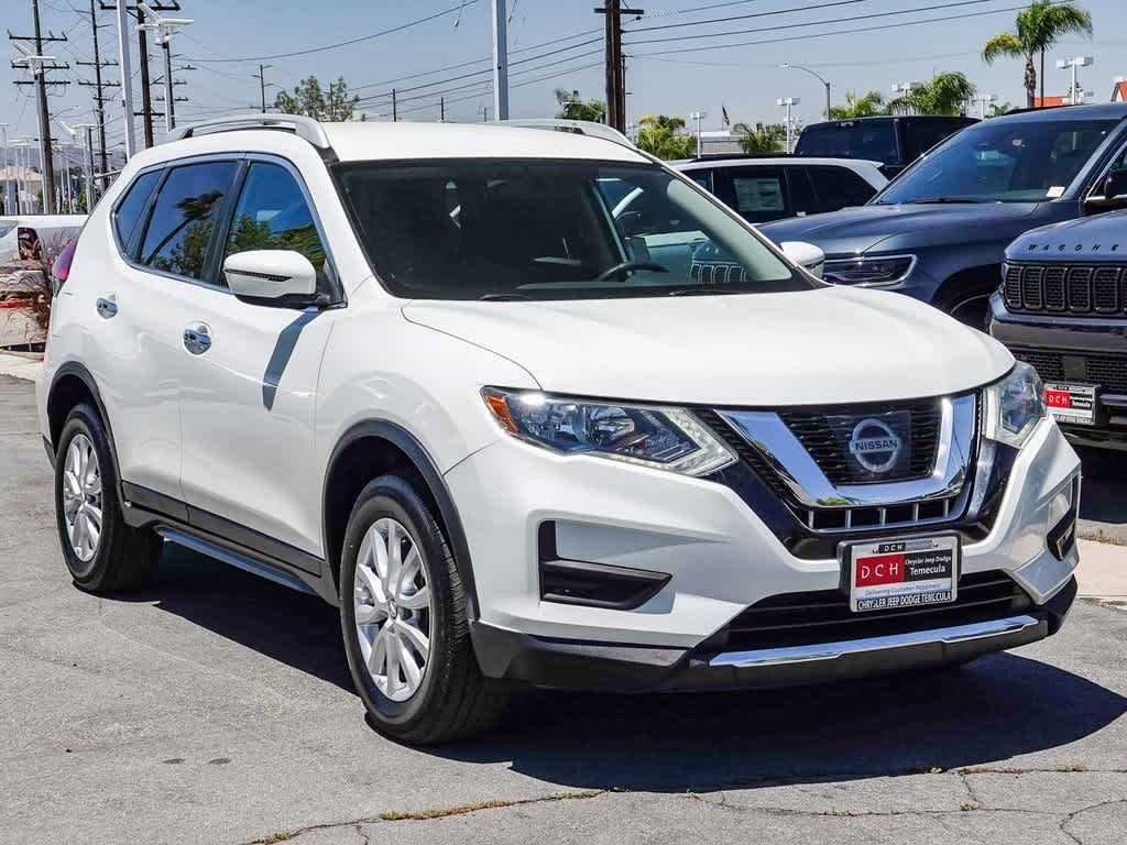 2017 Nissan Rogue SV 3