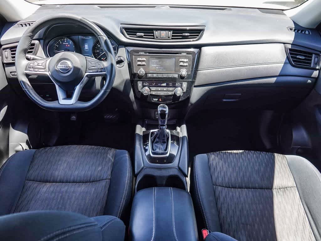 2017 Nissan Rogue SV 11