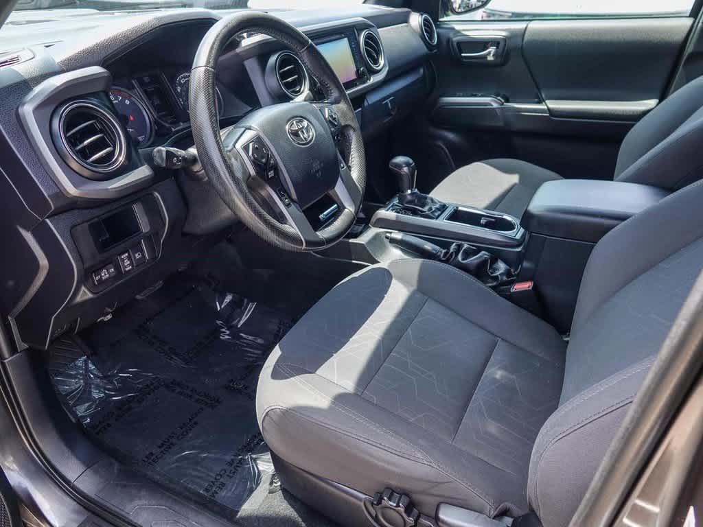 Thumbnail: 2019 Toyota Tacoma - 16