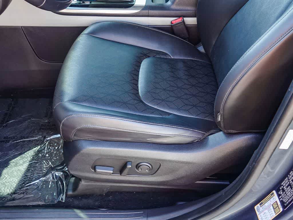 Thumbnail: 2022 Kia Carnival - 20