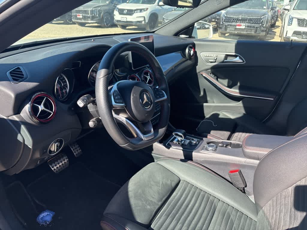 Thumbnail: 2016 Mercedes-Benz CLA - 8