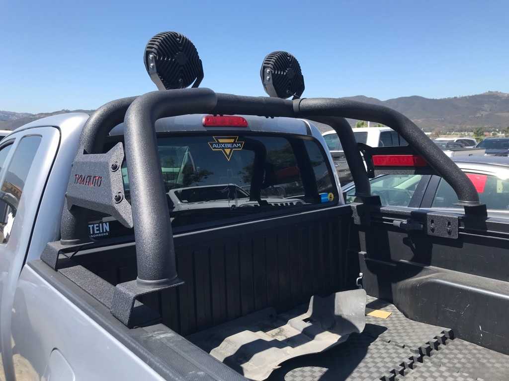 Thumbnail: 2017 Toyota Tacoma - 9