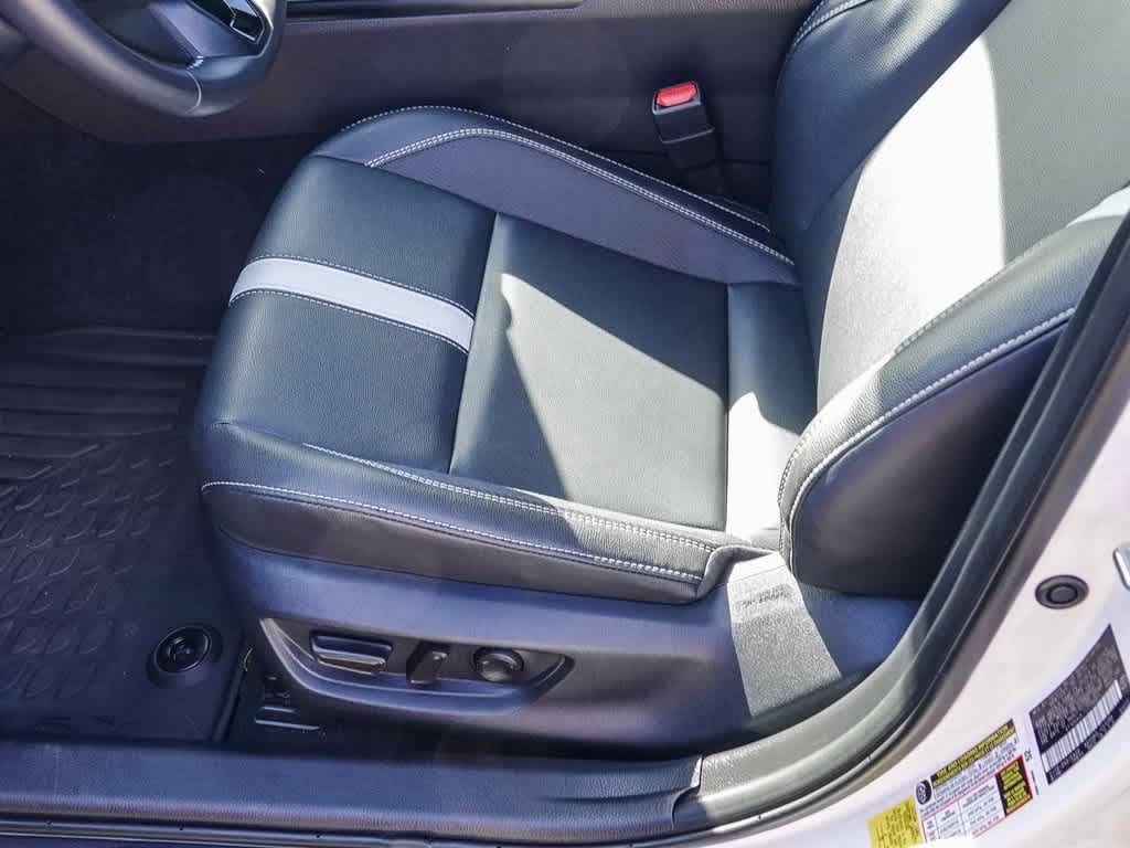 Thumbnail: 2025 Toyota Camry - 20