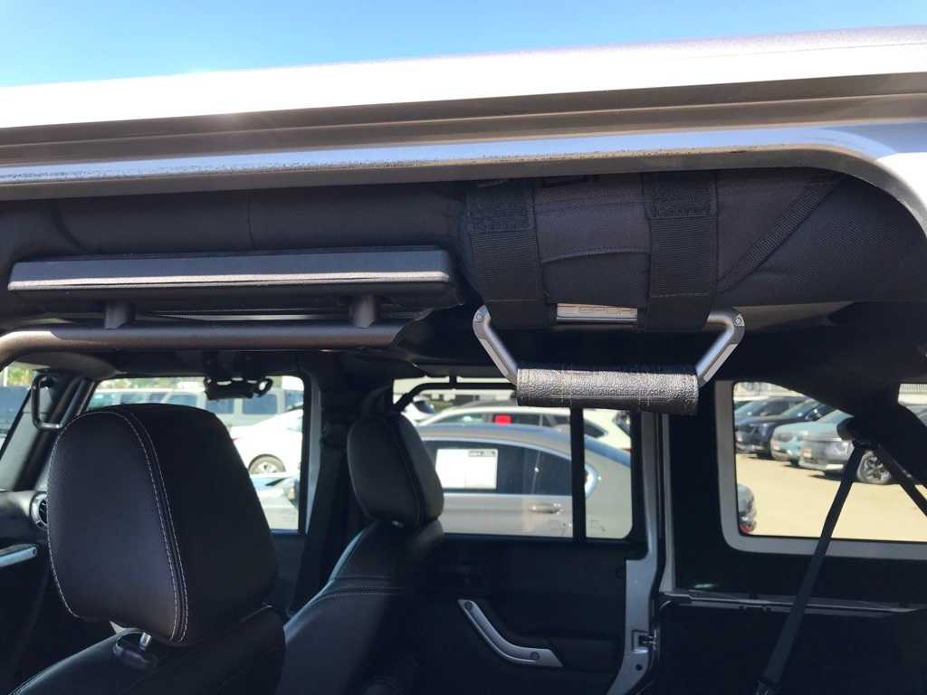 Thumbnail: 2016 Jeep Wrangler - 18