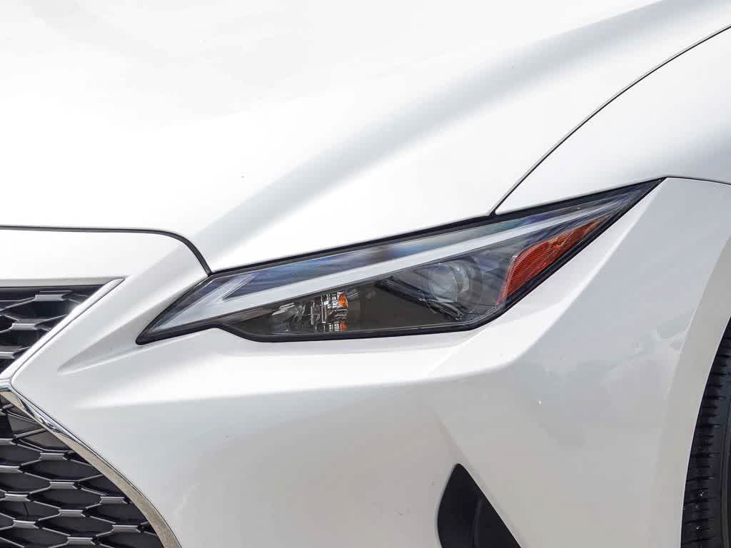 Thumbnail: 2022 Lexus IS - 8