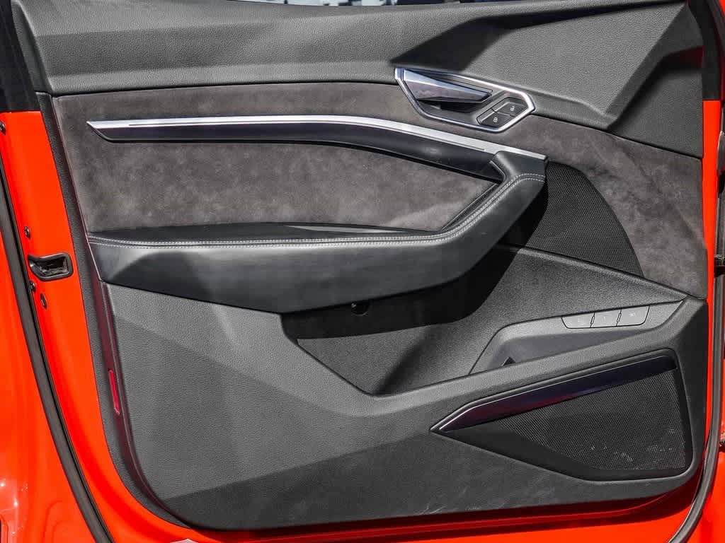 Thumbnail: 2019 Audi e-tron - 19