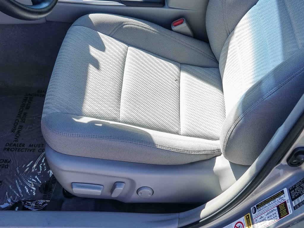 Thumbnail: 2017 Toyota Camry - 20