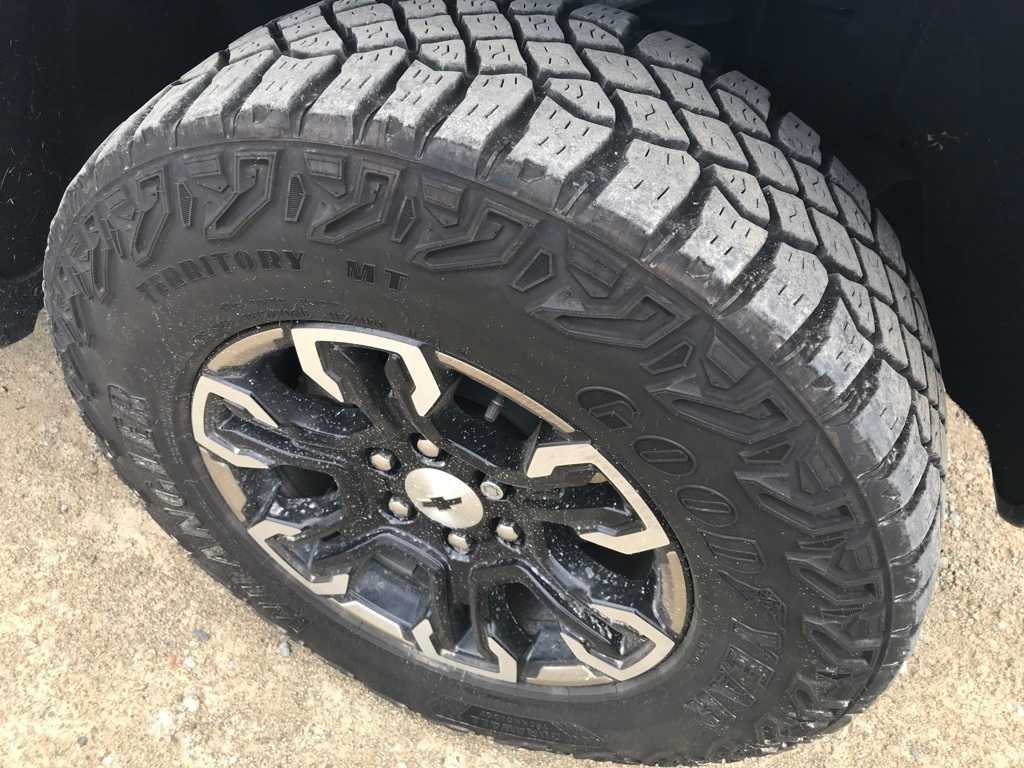 2023 Chevrolet Silverado 1500 ZR2 4
