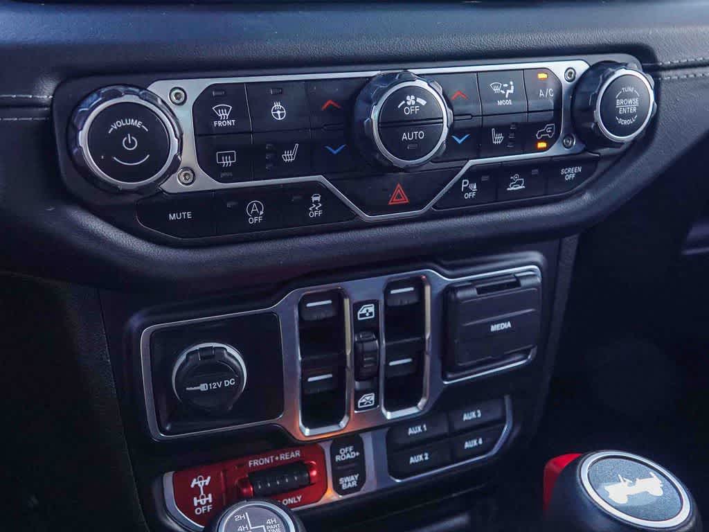 Thumbnail: 2024 Jeep Wrangler - 22