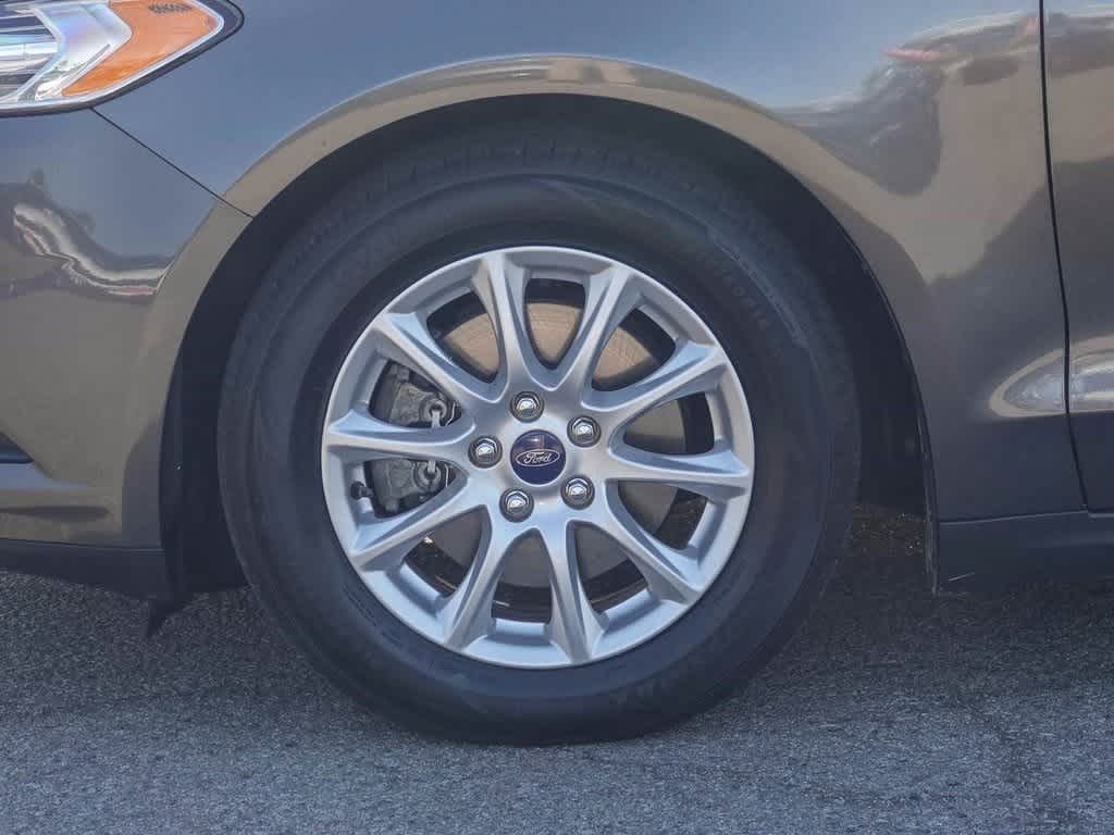 Thumbnail: 2016 Ford Fusion - 10