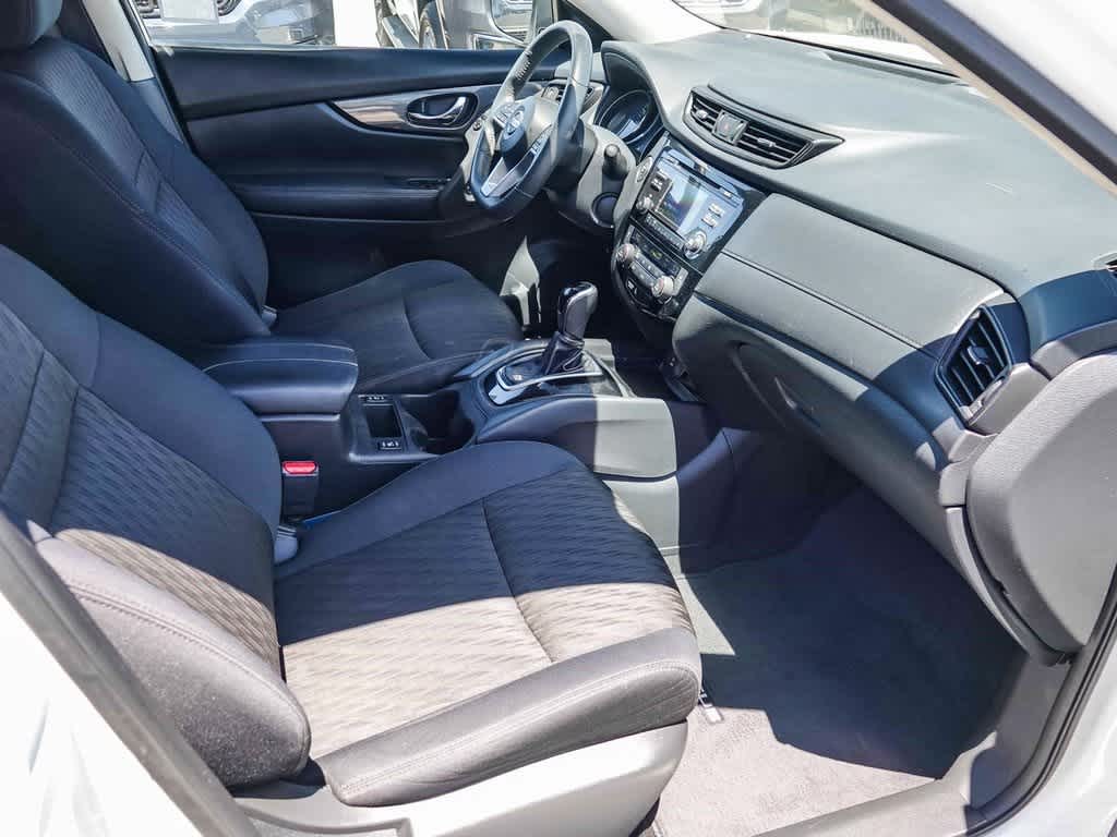 2017 Nissan Rogue SV 15