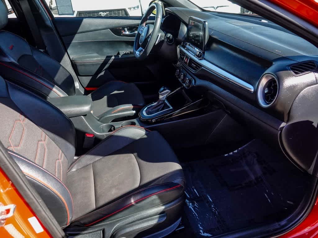 Thumbnail: 2020 Kia Forte - 16