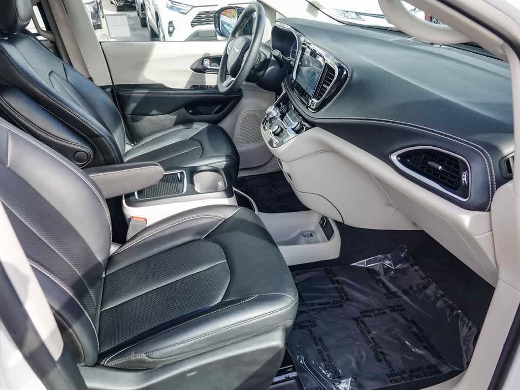 Thumbnail: 2024 Chrysler Pacifica - 15