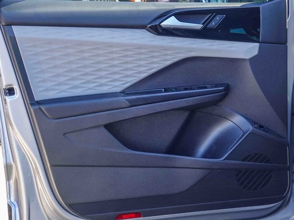 Thumbnail: 2022 Volkswagen Taos - 19