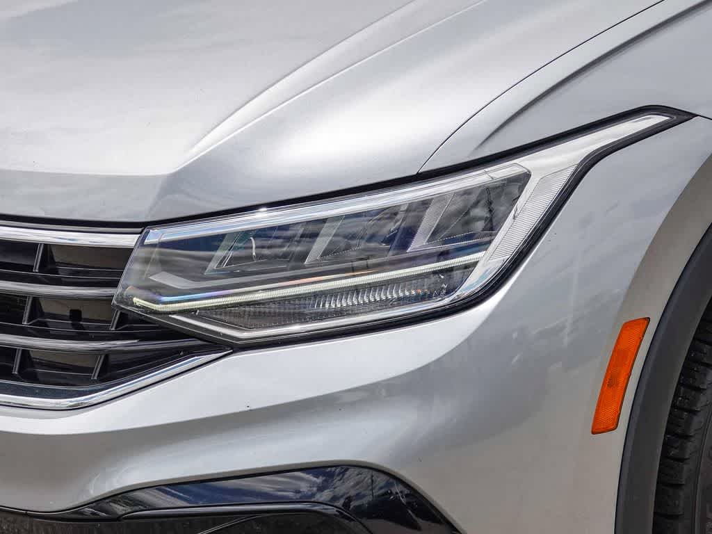 Thumbnail: 2022 Volkswagen Tiguan - 8