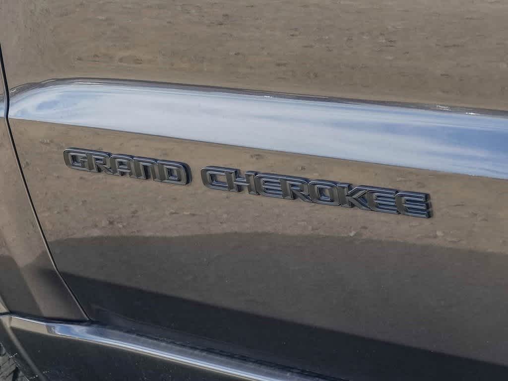 Thumbnail: 2020 Jeep Grand Cherokee - 17