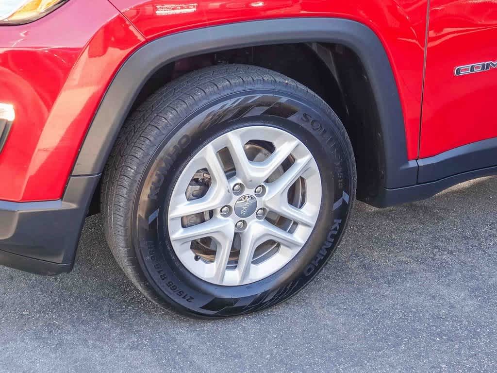 Thumbnail: 2018 Jeep Compass - 9