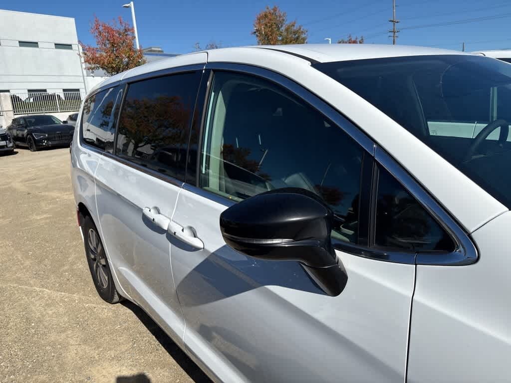 Certified 2024 Chrysler Pacifica Plug-In Hybrid Select Van Passenger Van