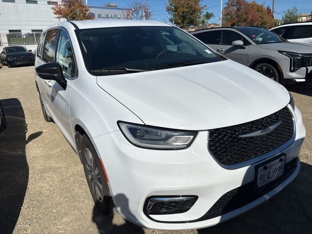 Thumbnail: 2024 Chrysler Pacifica - 2