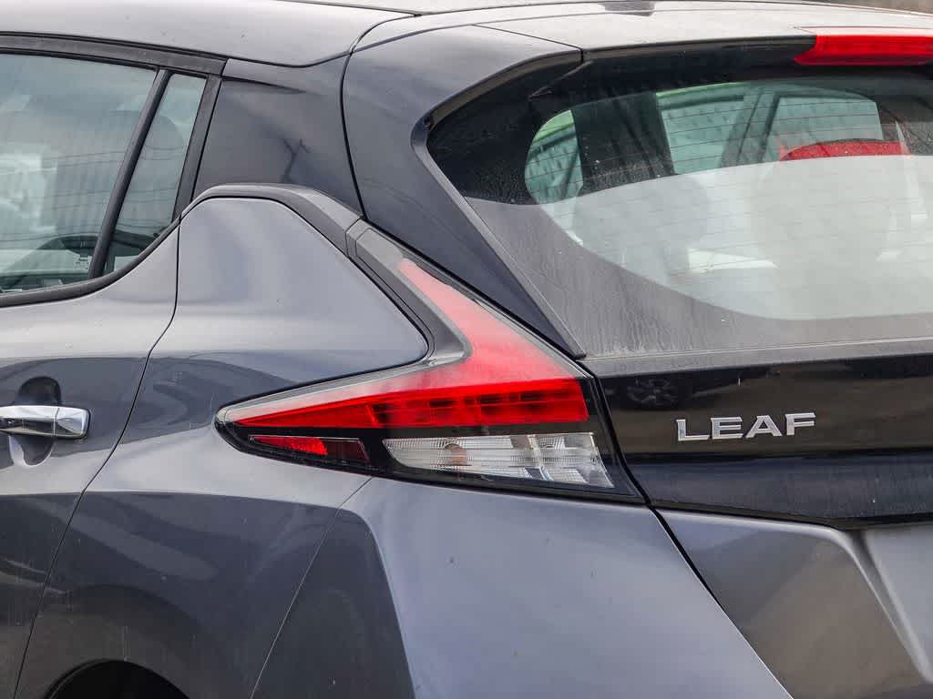 Thumbnail: 2022 Nissan Leaf - 16