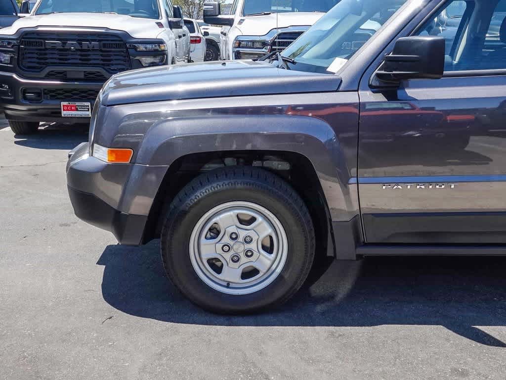 Thumbnail: 2016 Jeep Patriot - 9