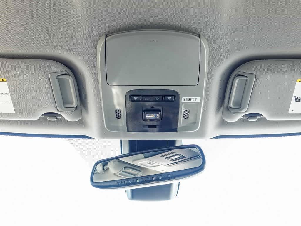 Thumbnail: 2023 Toyota Camry - 16