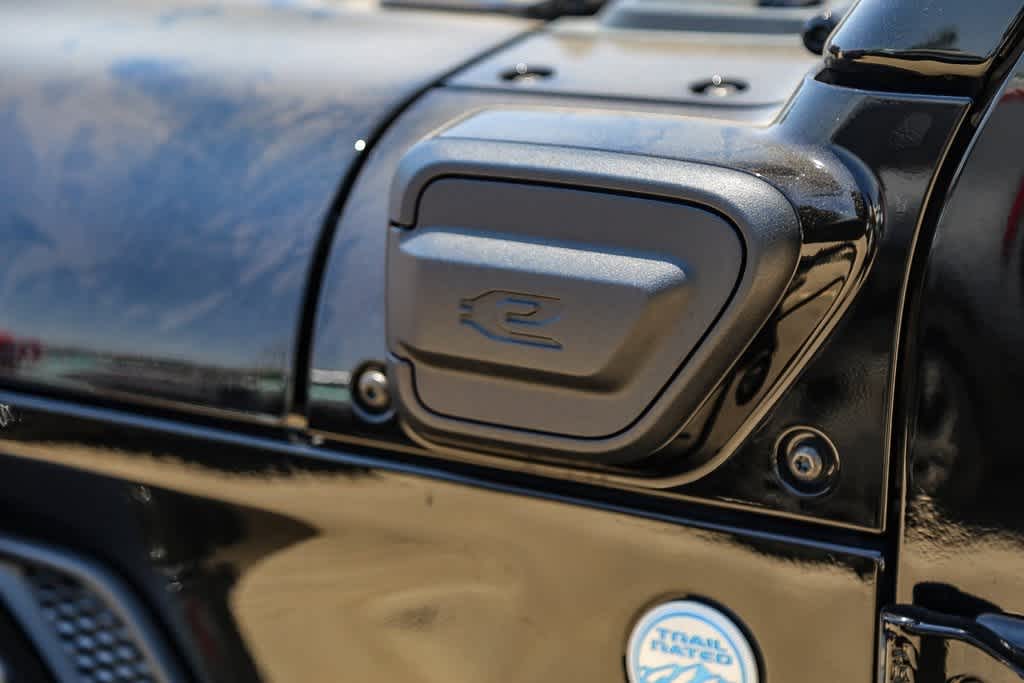 Thumbnail: 2021 Jeep Wrangler - 14