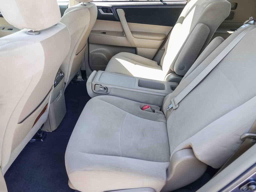 Thumbnail: 2011 Toyota Highlander - 17