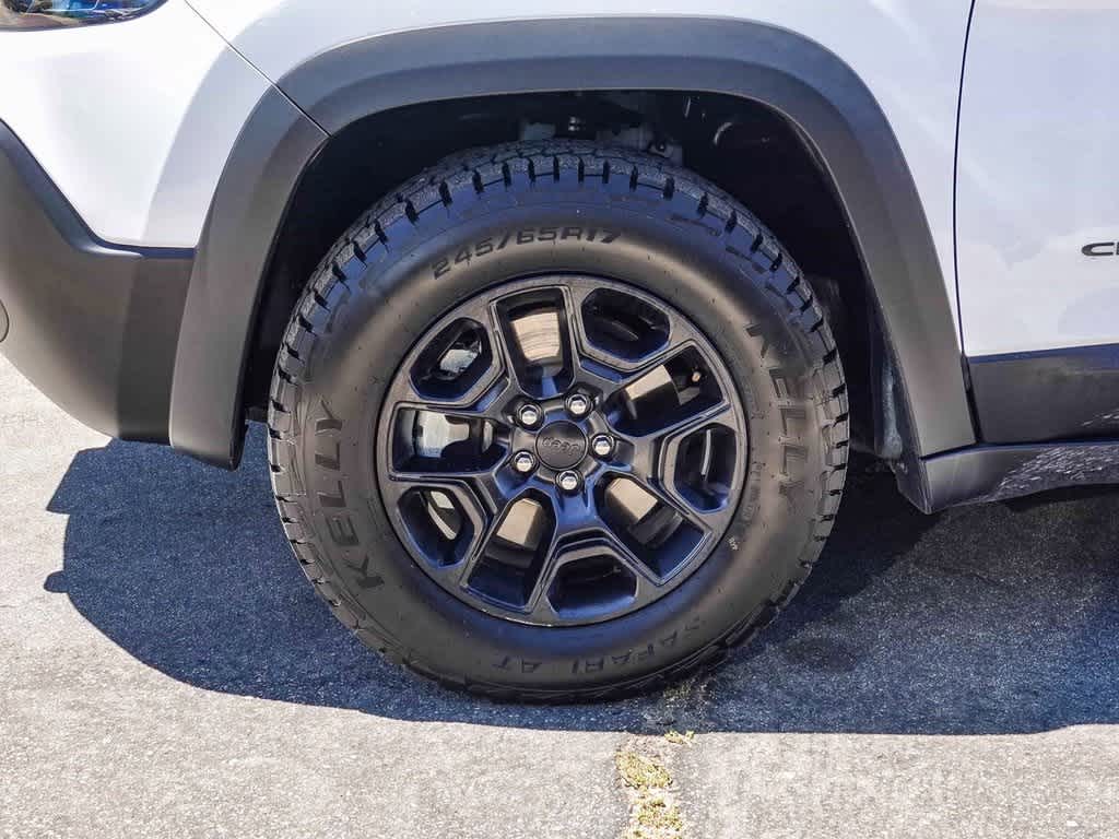 Thumbnail: 2021 Jeep Cherokee - 10