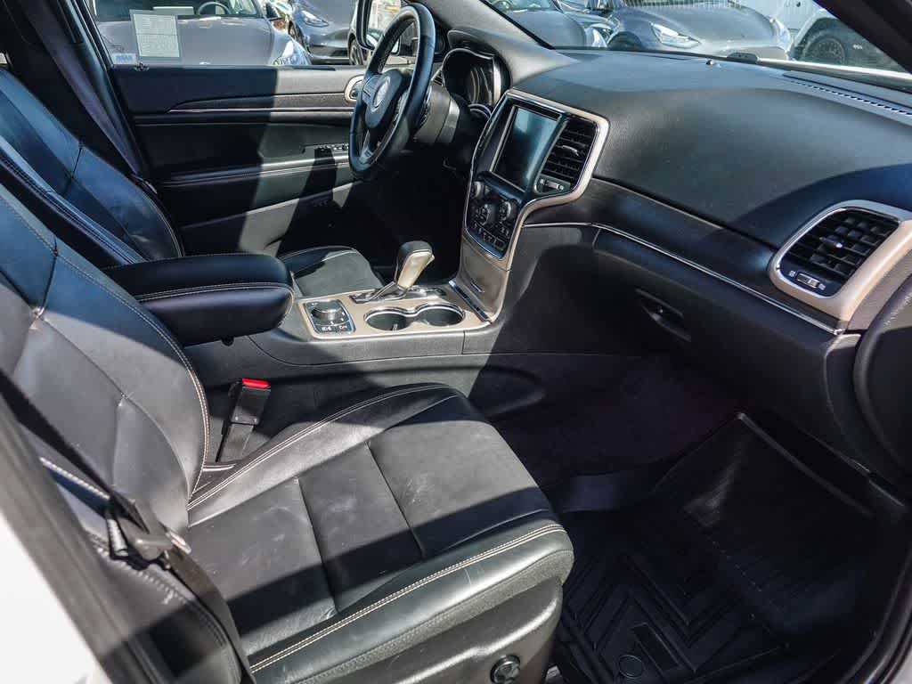 Thumbnail: 2017 Jeep Grand Cherokee - 15