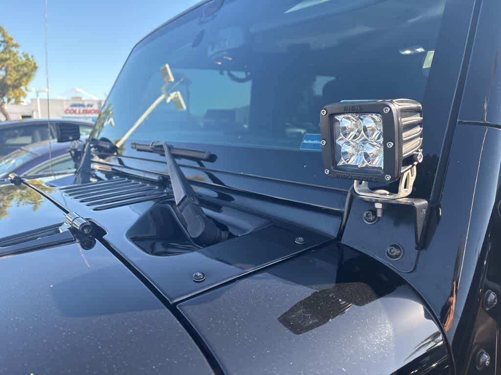 Thumbnail: 2015 Jeep Wrangler - 14