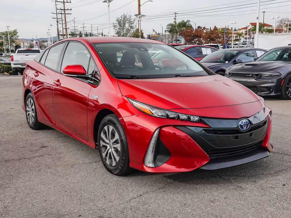 Thumbnail: 2017 Toyota Prius Prime - 3